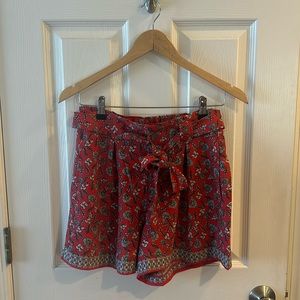Cute floral print Max Studio fabric shorts in size L